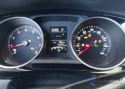 2016 Volkswagen Jetta 1.8T Sport z USA, uszkodzony, nr VIN 3VWD17AJXGM345538